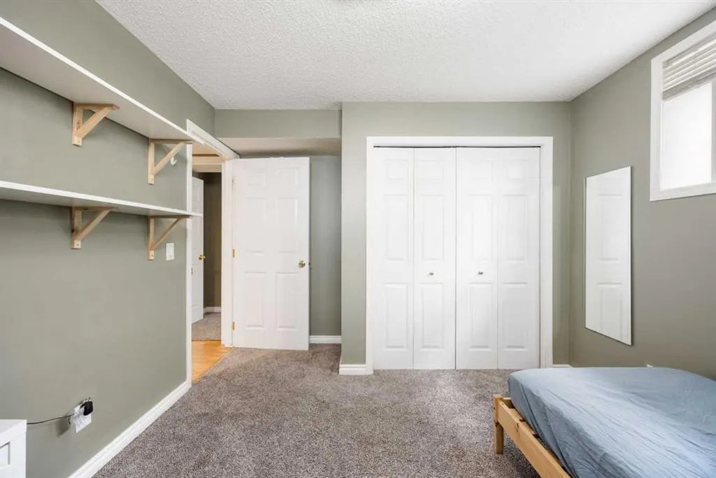 2452 Capitol Hill Crescent NW