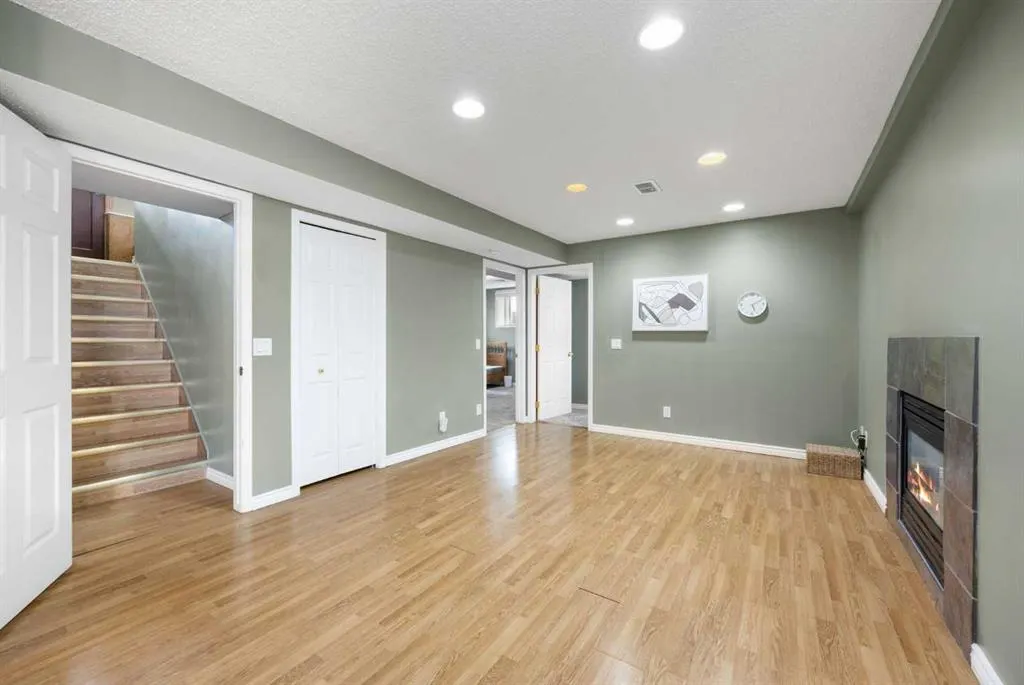 2452 Capitol Hill Crescent NW
