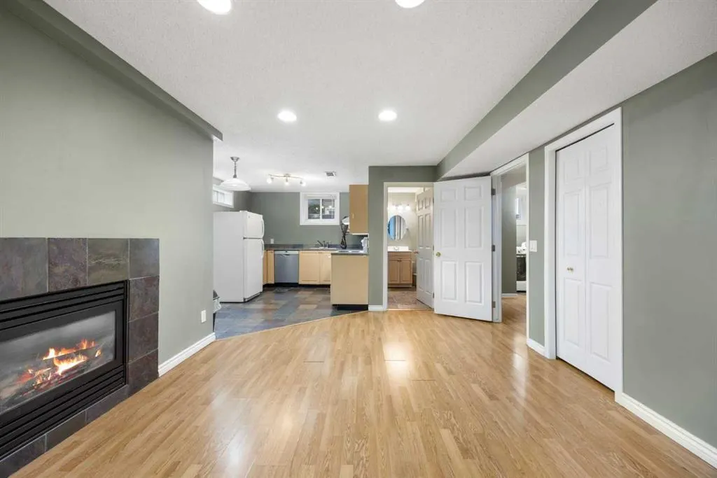 2452 Capitol Hill Crescent NW