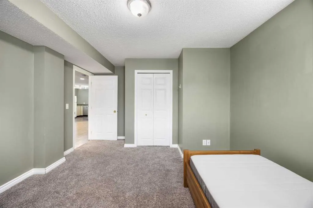 2452 Capitol Hill Crescent NW