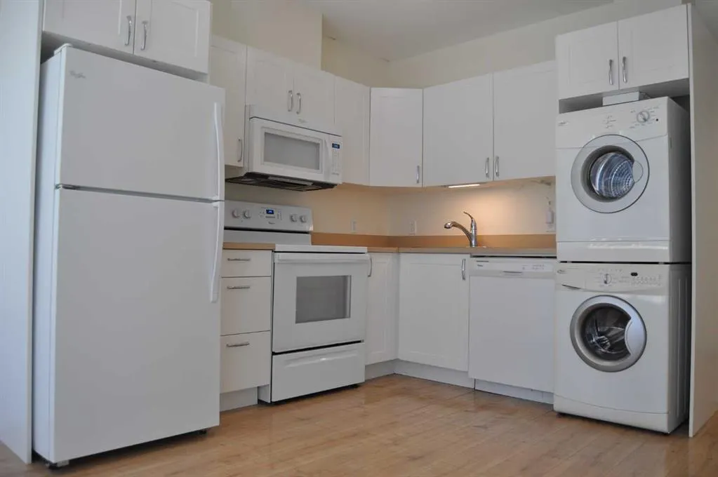 10 Brentwood Common NW, #302
