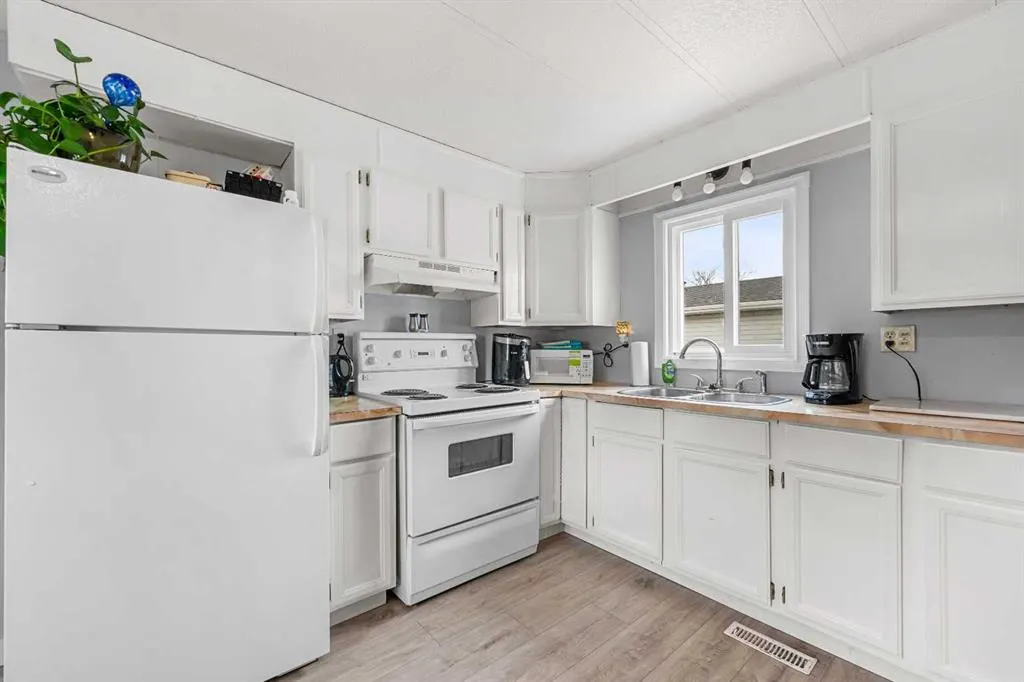 826 Brentwood Crescent