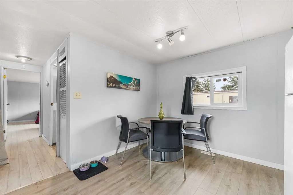 826 Brentwood Crescent