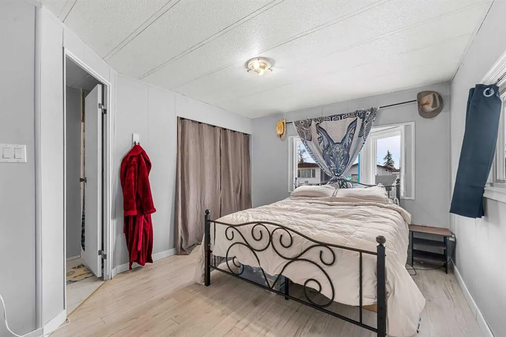 826 Brentwood Crescent
