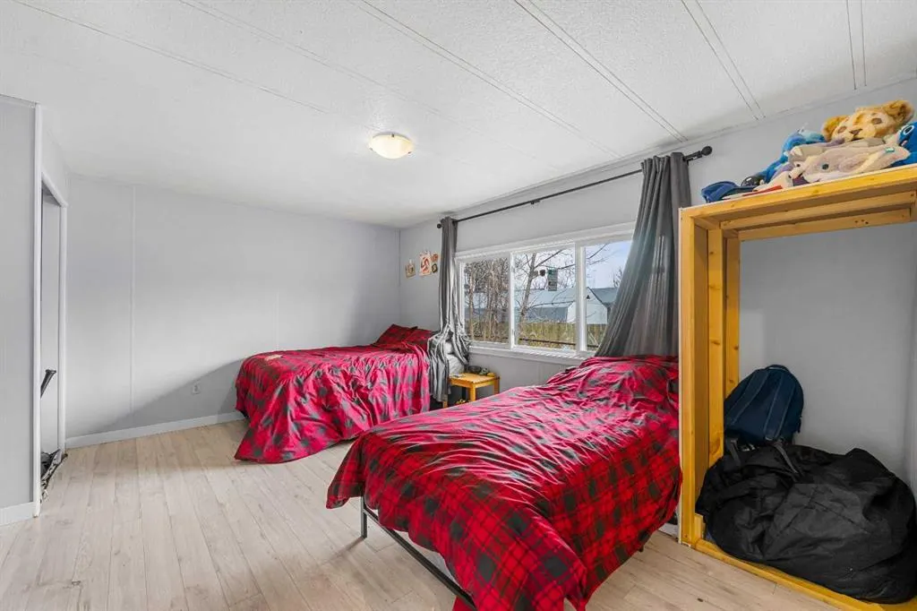 826 Brentwood Crescent