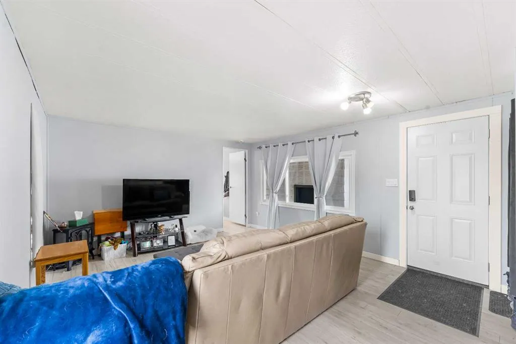 826 Brentwood Crescent