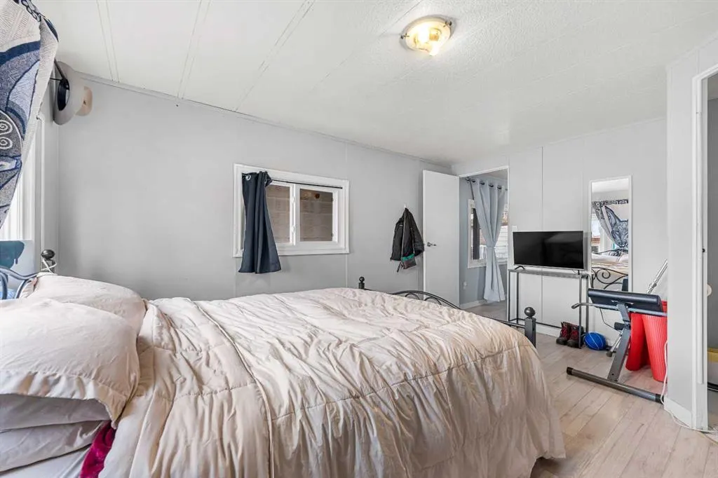 826 Brentwood Crescent