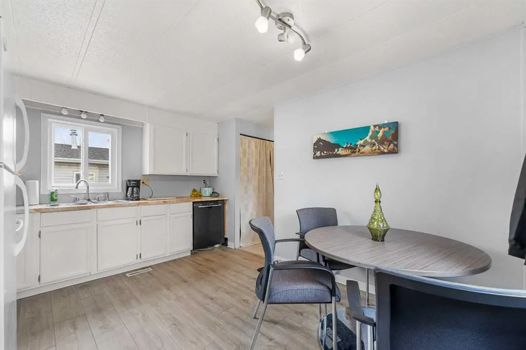 826 Brentwood Crescent