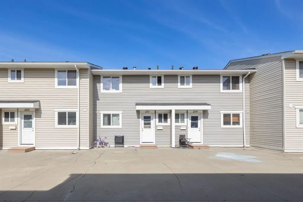 600 Signal Road, #207