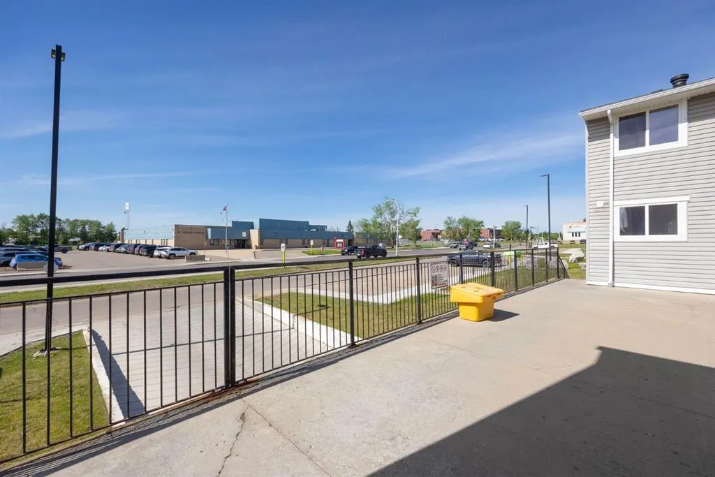 600 Signal Road, #207