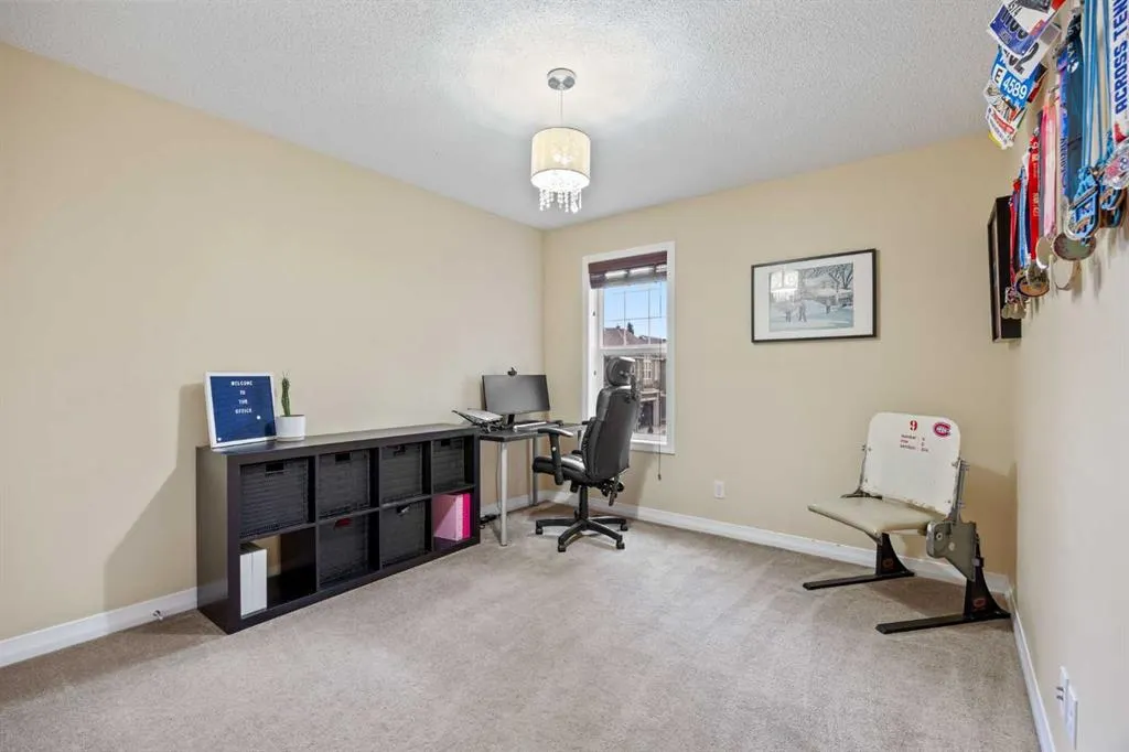 395 Mahogany Terrace SE