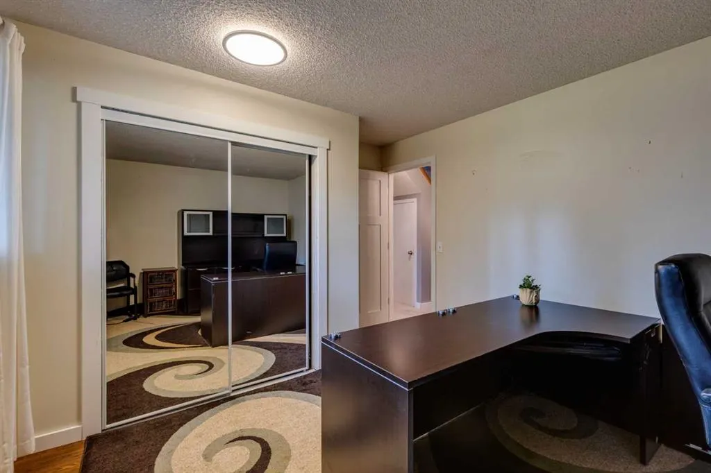 13 Redwood Meadows Close W
