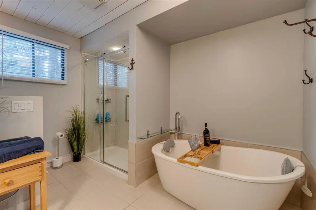 13 Redwood Meadows Close W