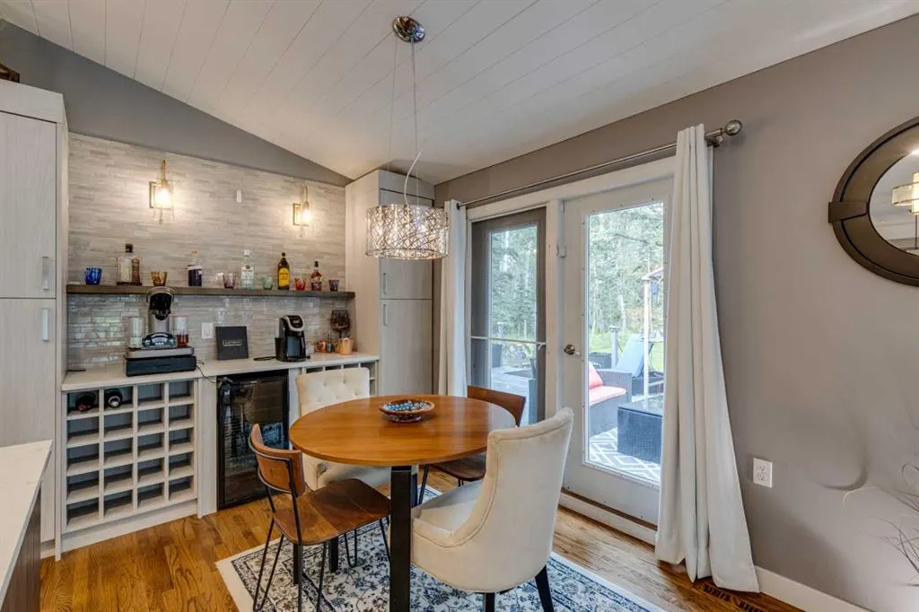 13 Redwood Meadows Close W
