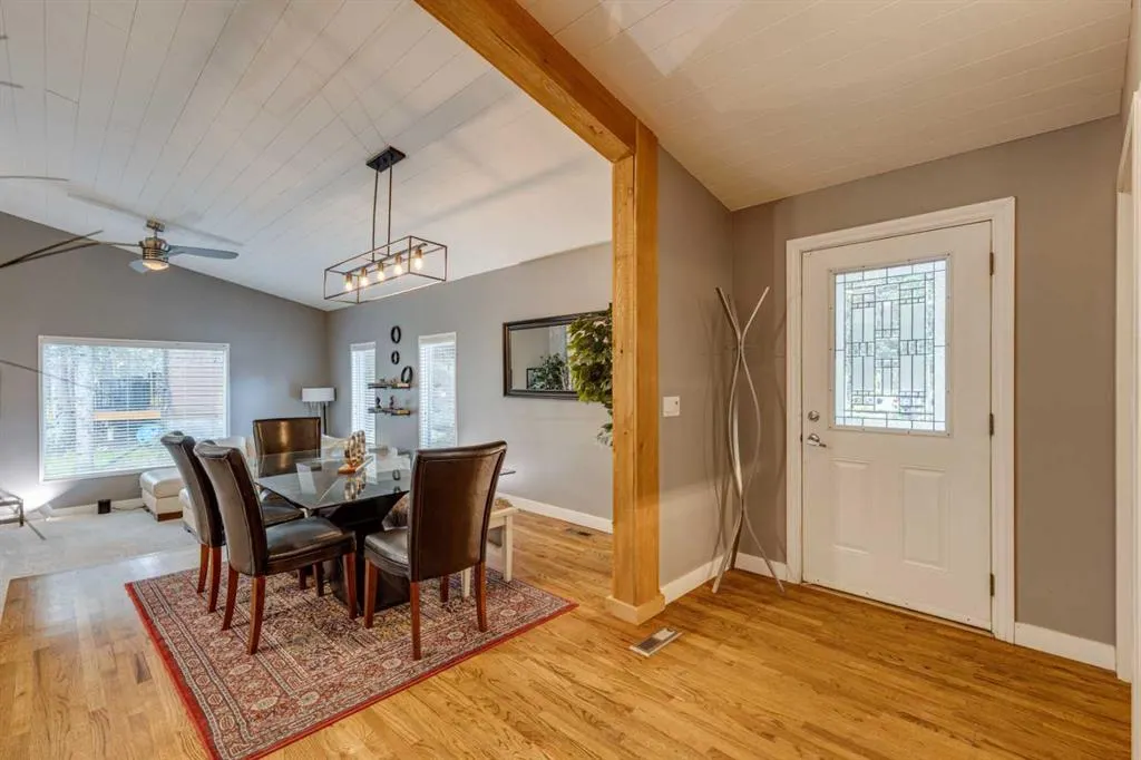 13 Redwood Meadows Close W
