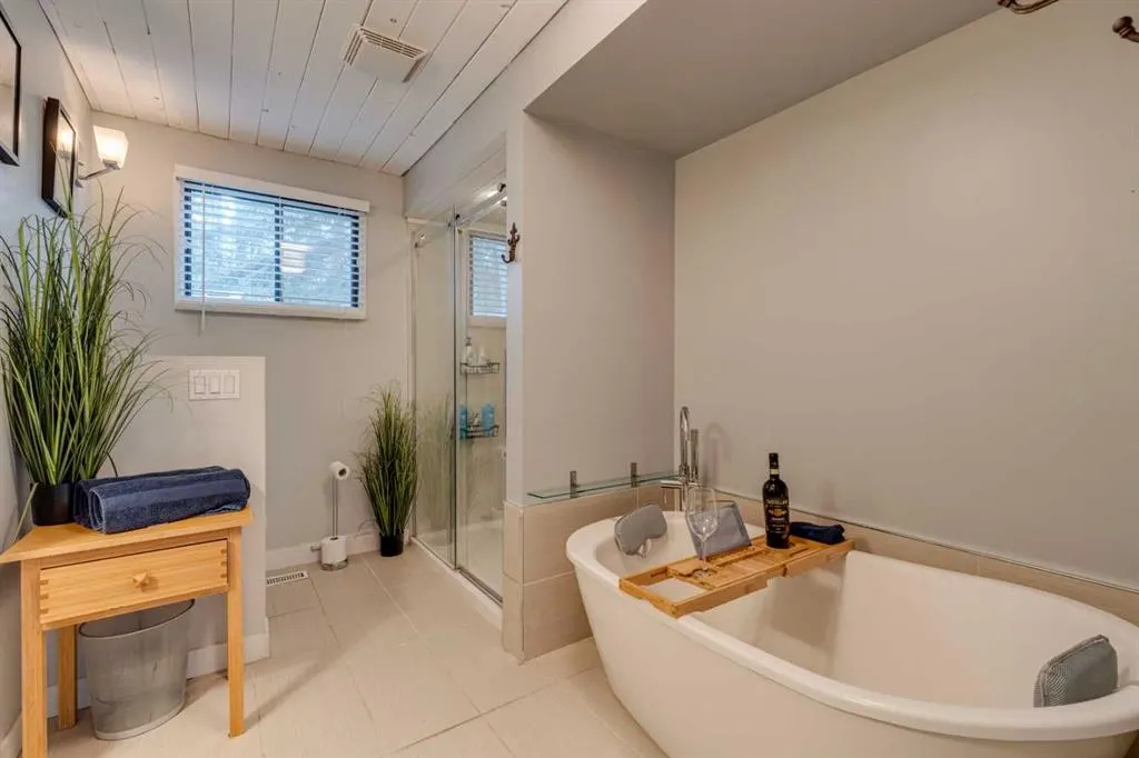 13 Redwood Meadows Close W
