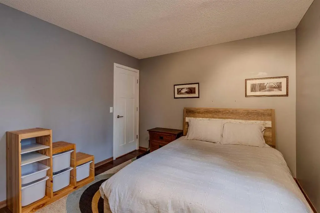 13 Redwood Meadows Close W