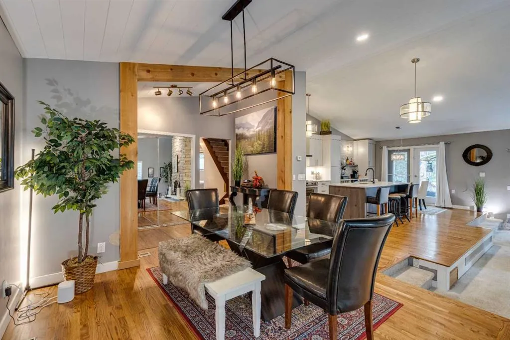 13 Redwood Meadows Close W