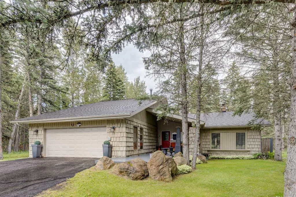 13 Redwood Meadows Close W