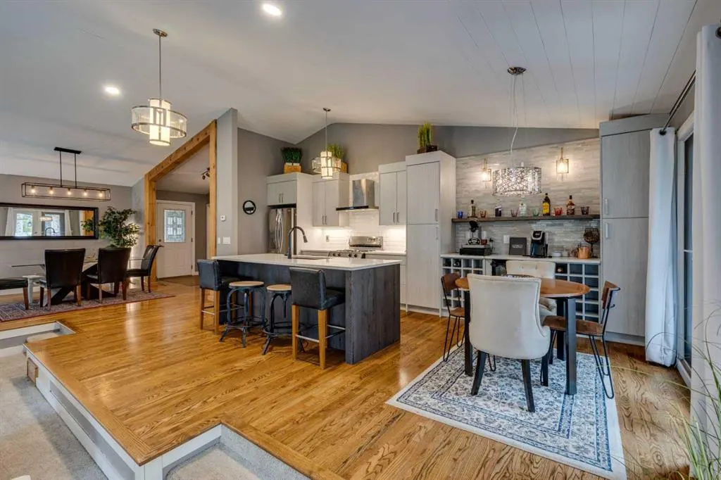 13 Redwood Meadows Close W