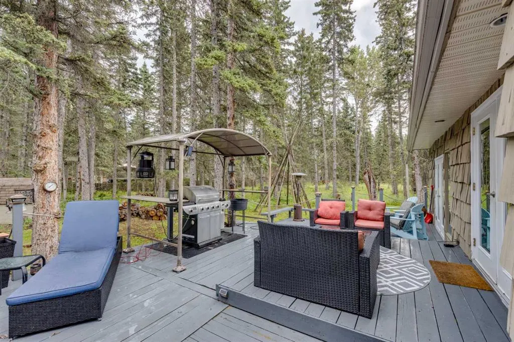 13 Redwood Meadows Close W