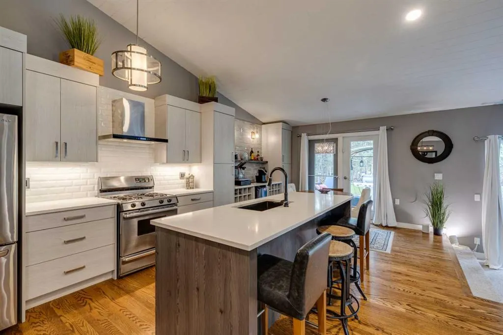 13 Redwood Meadows Close W