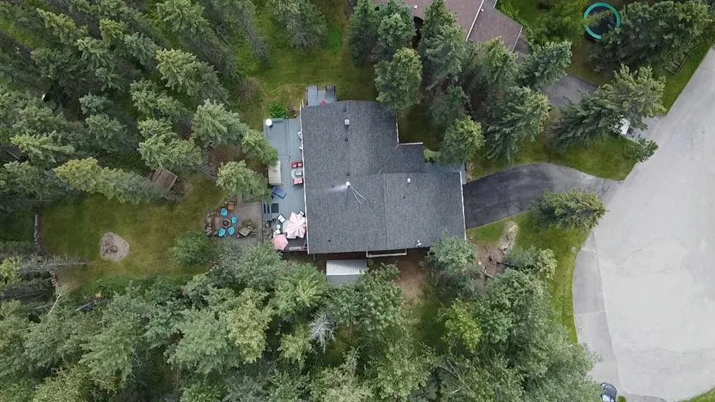 13 Redwood Meadows Close W