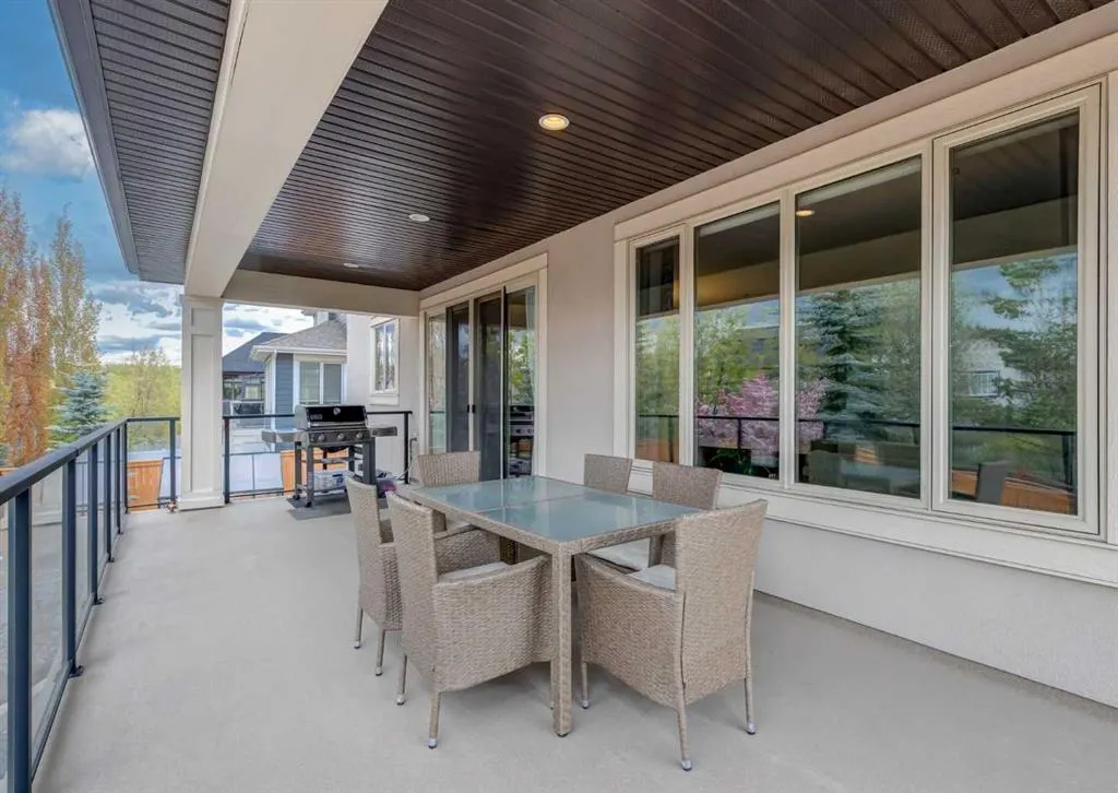 72 Rockcliff Grove NW