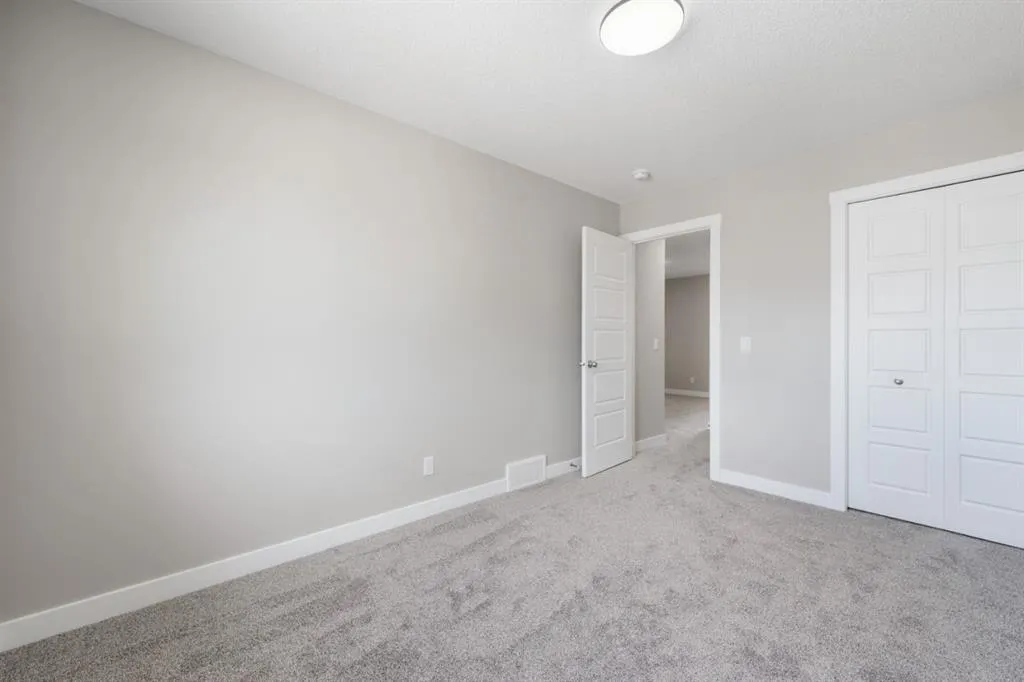 340 Cobblestone Gate SW