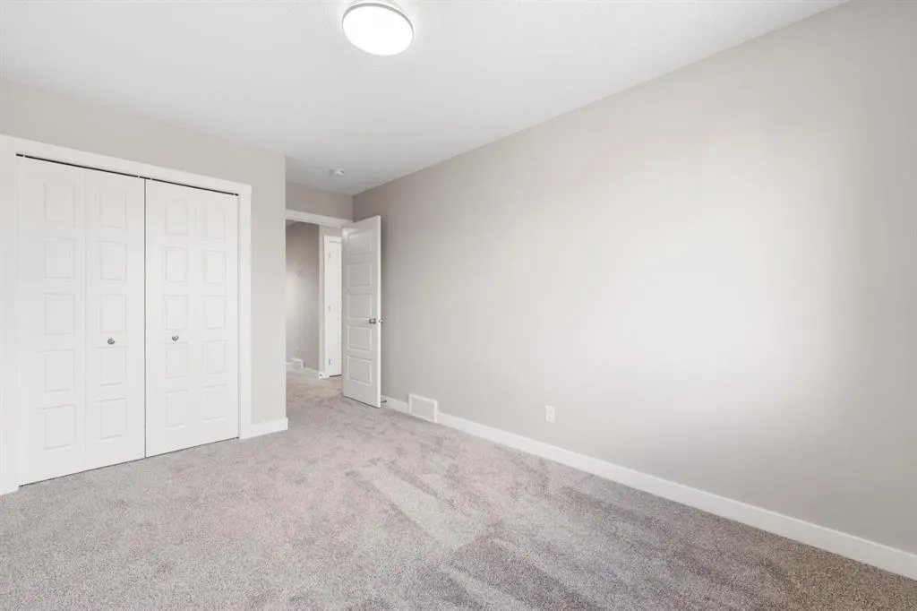 340 Cobblestone Gate SW