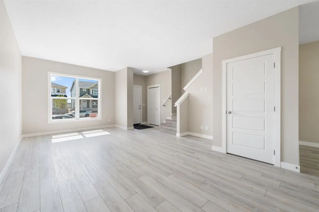 340 Cobblestone Gate SW