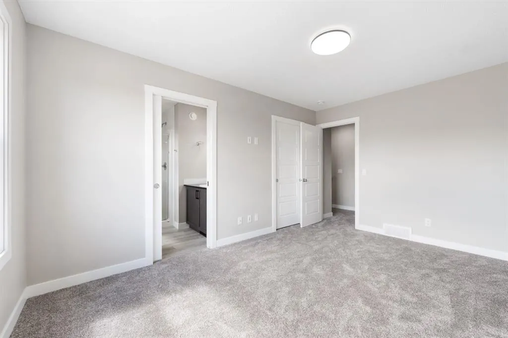 340 Cobblestone Gate SW