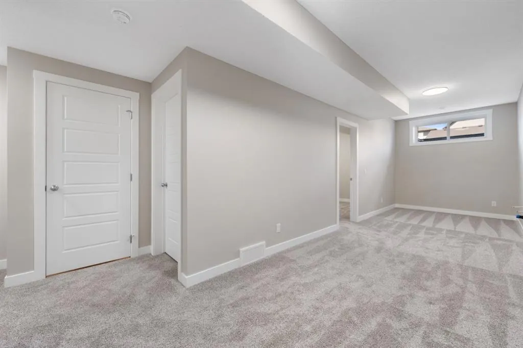 340 Cobblestone Gate SW