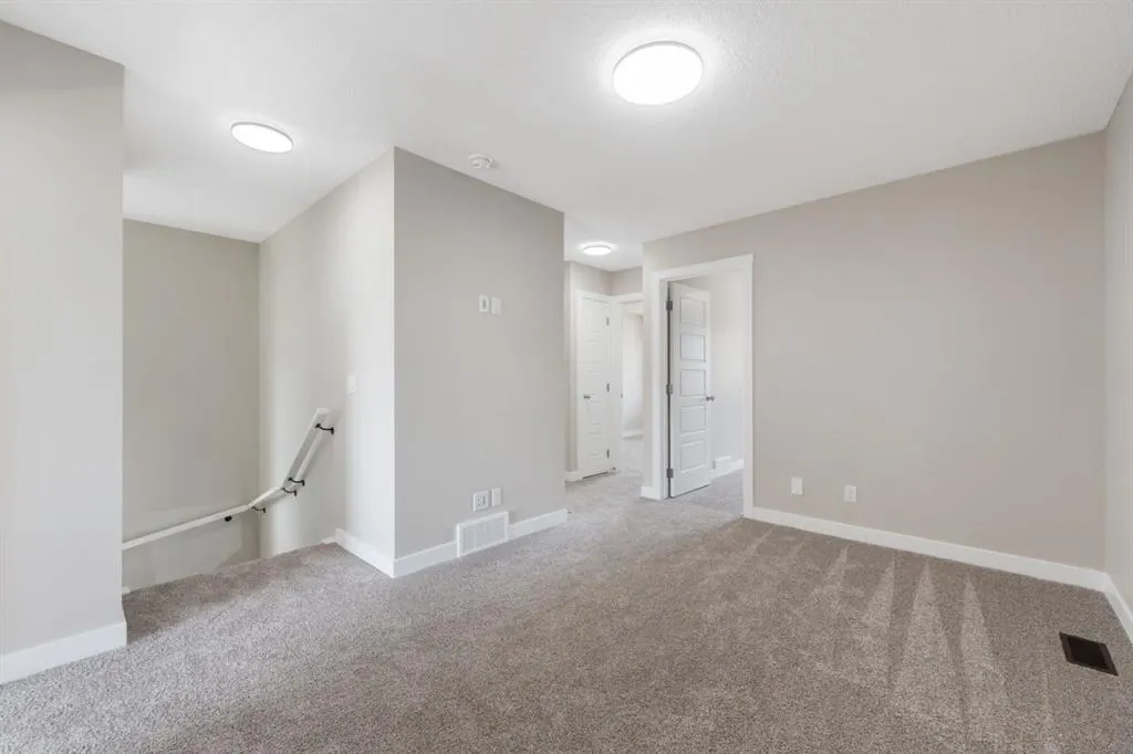 340 Cobblestone Gate SW