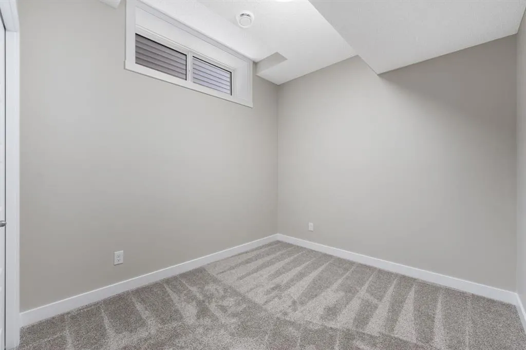 340 Cobblestone Gate SW