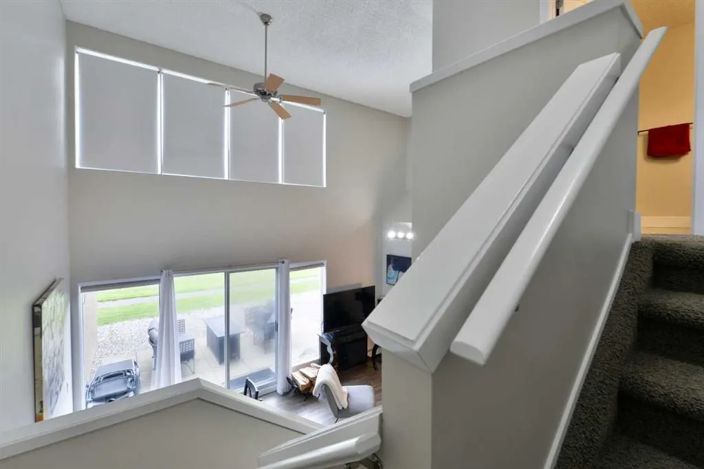 301 Village Mews SW, #8
