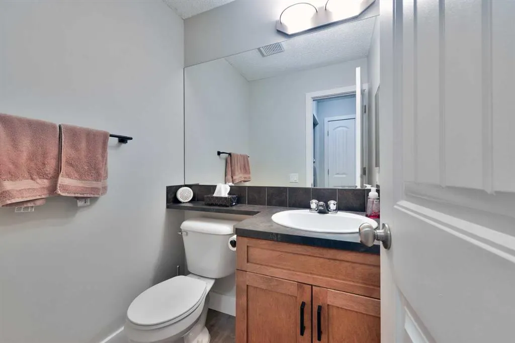 301 Village Mews SW, #8