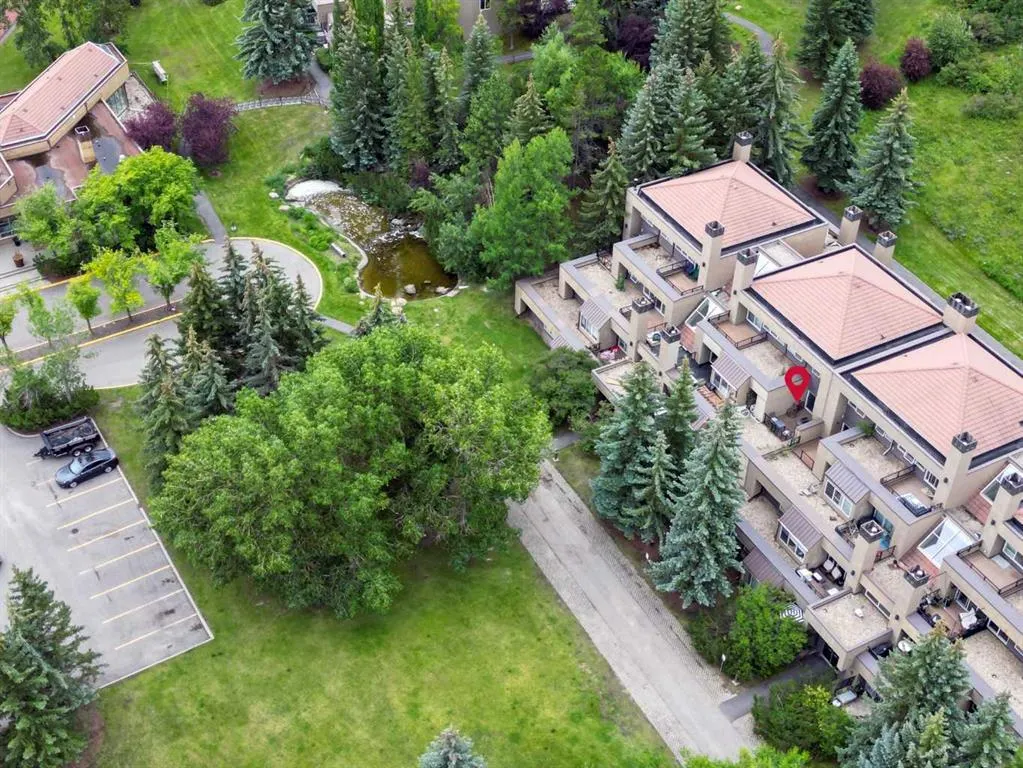 301 Village Mews SW, #8