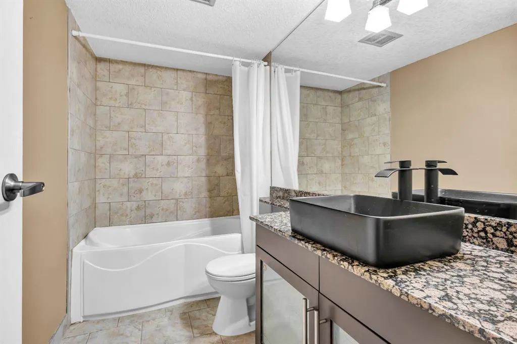 2209 14 Street SW, #201