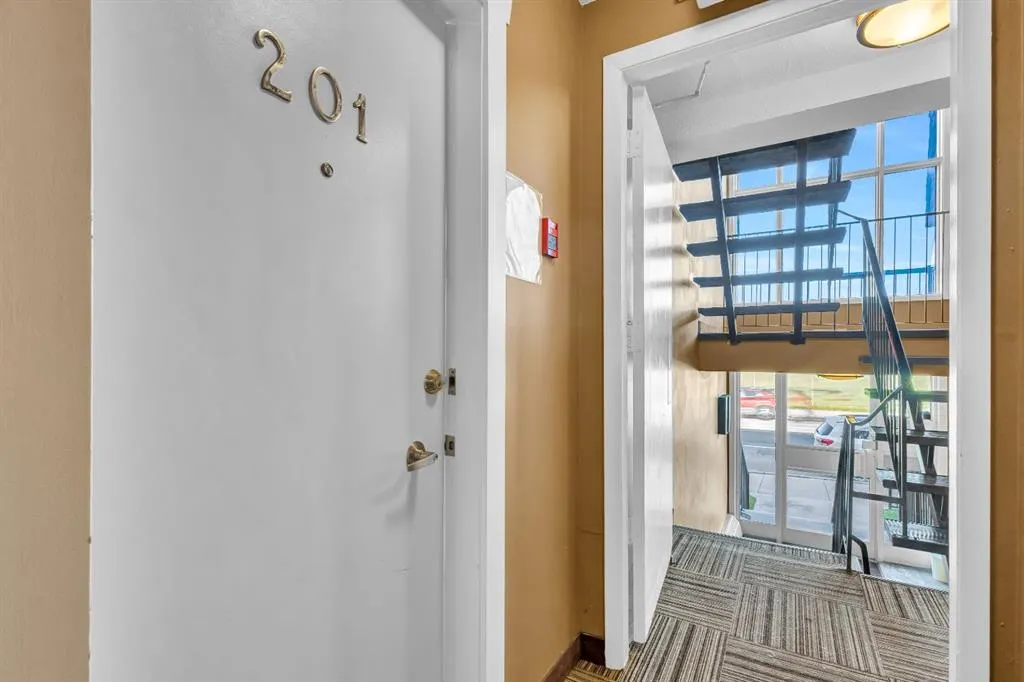 2209 14 Street SW, #201
