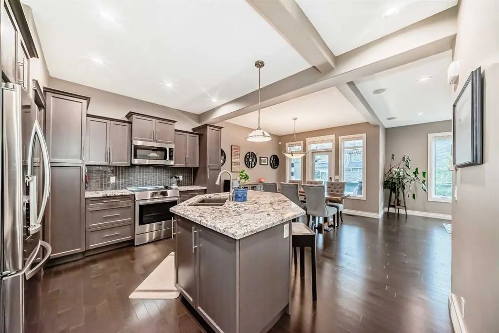 2695 Ravenslea Gardens SE