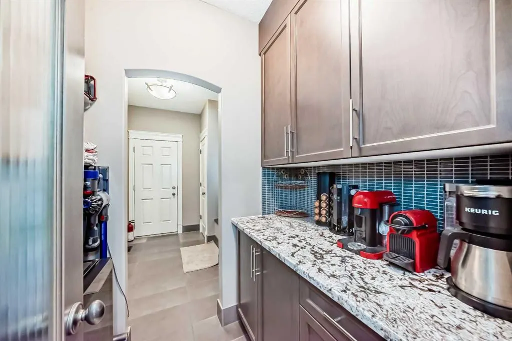 2695 Ravenslea Gardens SE