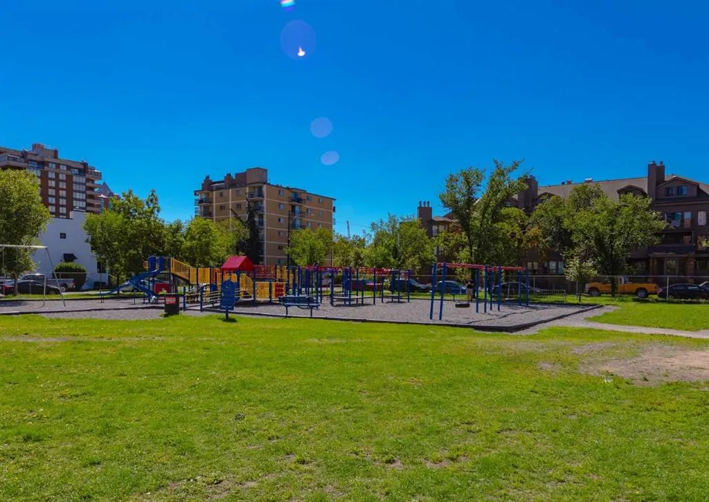 1240 12 Avenue SW, #202