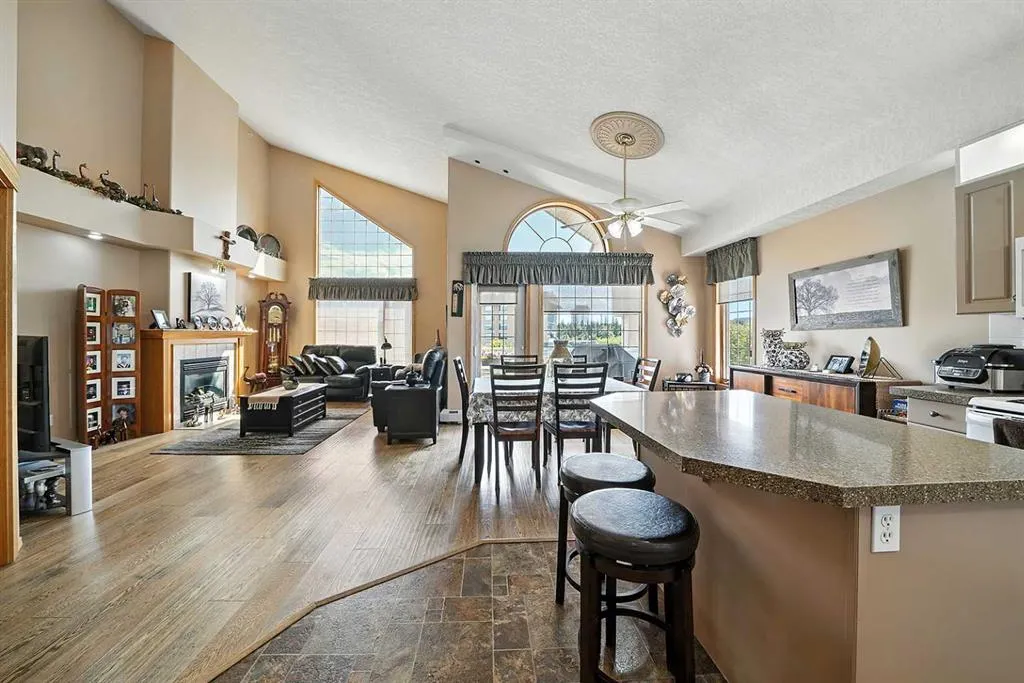 4805 45 Street, #404