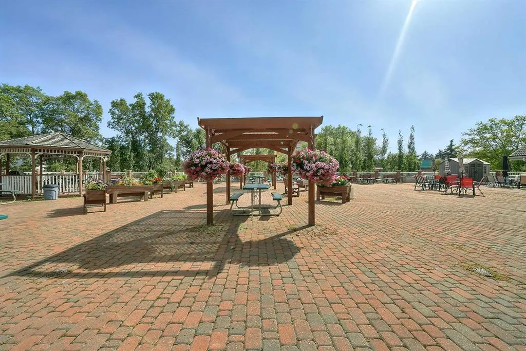 4805 45 Street, #404