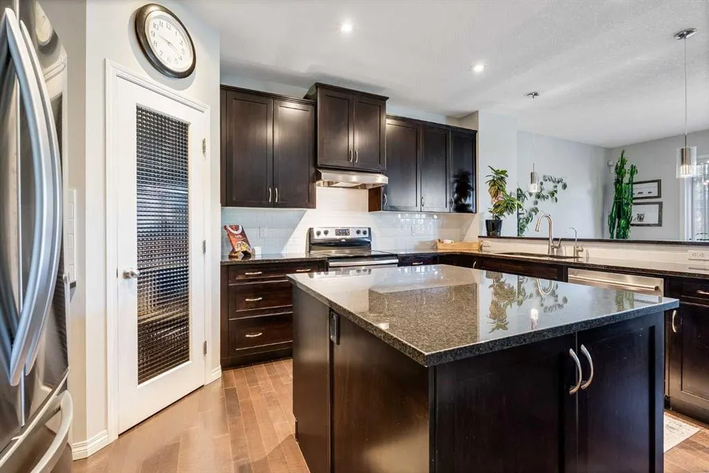 113 Copperpond Bay SE