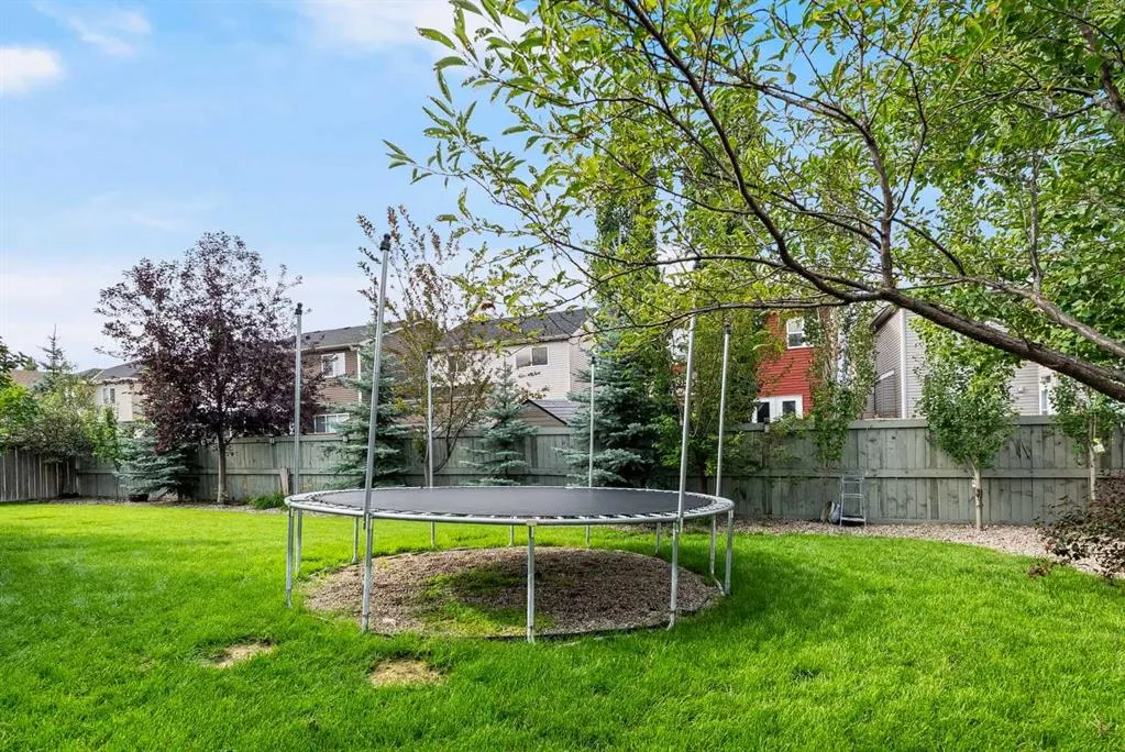 113 Copperpond Bay SE