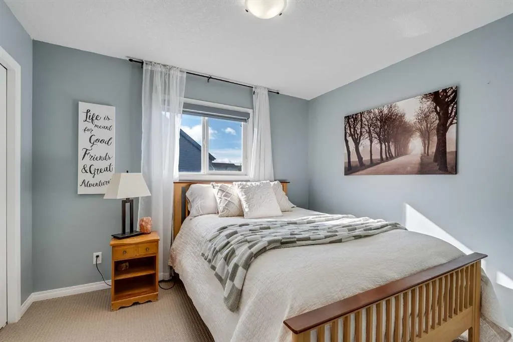 113 Copperpond Bay SE