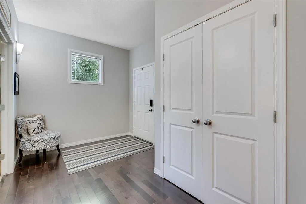 113 Copperpond Bay SE