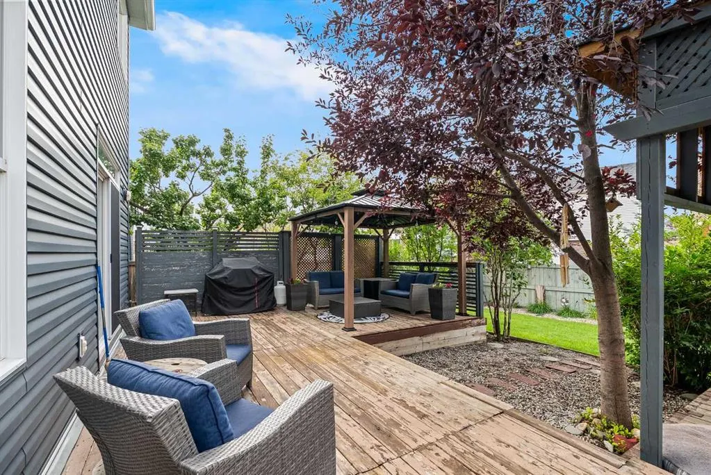 113 Copperpond Bay SE